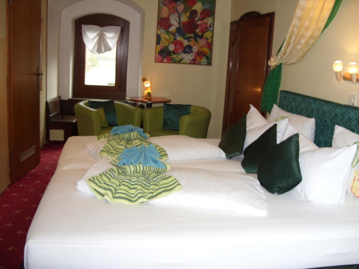 Hotel Kranenturm Бахарах Экстерьер фото
